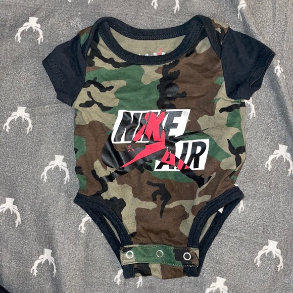 Nike/Air Jordan Diaper Shirt - Picture 1 of 2